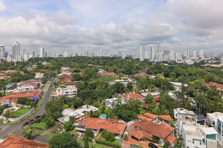 Apartamento de una Recámara con Vista al Parque Omar, en Coco del Mar