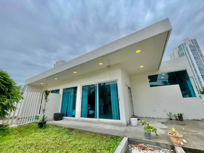 Casa con Uso Comercial en Venta, San Francisco