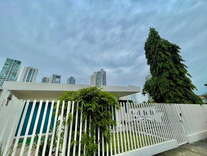 Casa con Uso Comercial en Venta, San Francisco