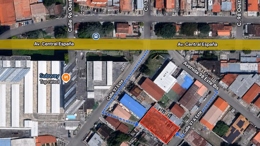 Terreno Comercial en Alquiler – Parque Lefevre