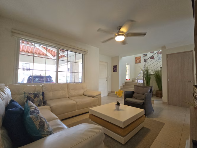 Casa Full Amoblada en Alquiler en Reserva de Versalles | 3 Rec. | $2,100