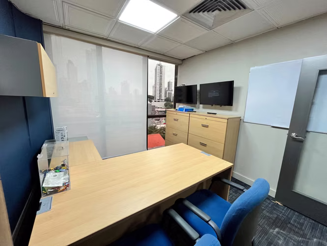 Alquiler de Oficina en Calle 50, Pan American Plaza, 137m2