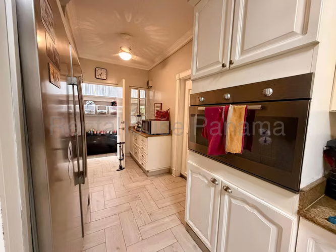 Se Vende Casa en Costa del Este LA27-631