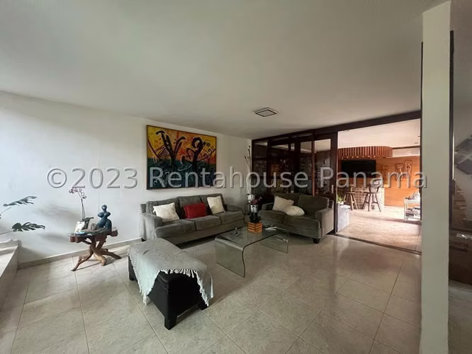 Casa en venta de 336m2 en Brisas del Golf