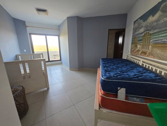 VENDO APARTAMENTO. VISTA MAR. LAS OLAS. PLAYA. GOLF. MARINA. BUEN PRECIO.