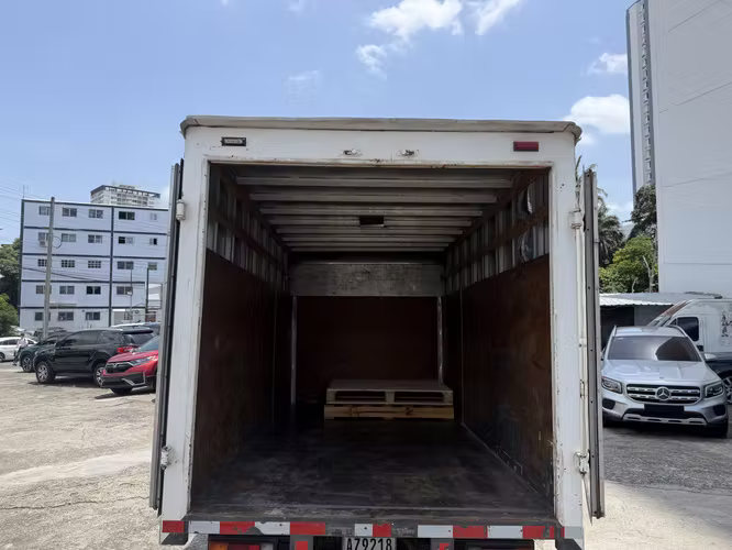 Mitsubishi Fuso 2016