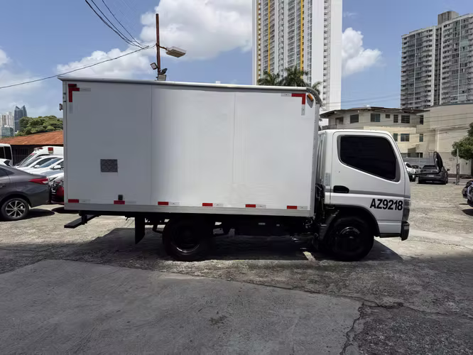 Mitsubishi Fuso 2016