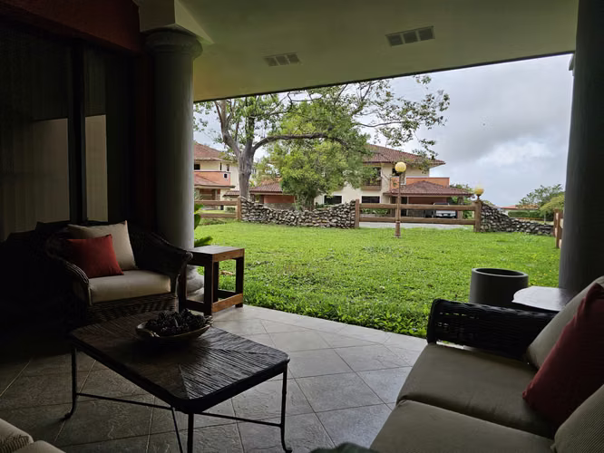 Villa de Lujo Amueblada con Vistas al Volcán y al Océano en Boquete