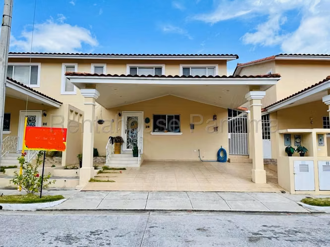 Amplia Casa en Venta en Brisas del Golf 27PPM657