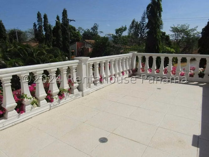 Casa Amoblada en Alquiler en Club de Golf Coronado CIG27587