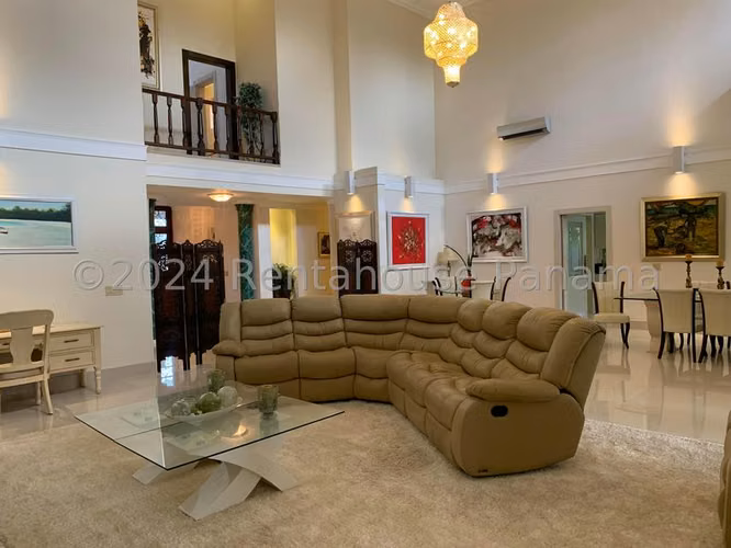 Casa Amoblada en Alquiler en Club de Golf Coronado CIG27587