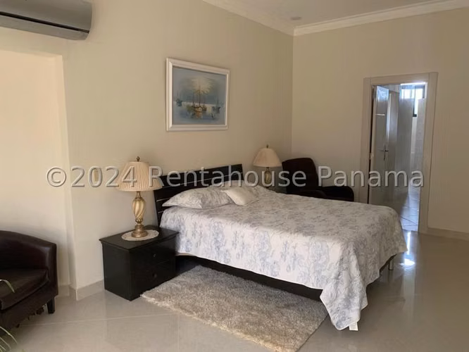 Casa Amoblada en Alquiler en Club de Golf Coronado CIG27587