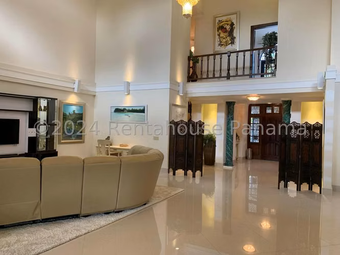 Casa Amoblada en Alquiler en Club de Golf Coronado CIG27587