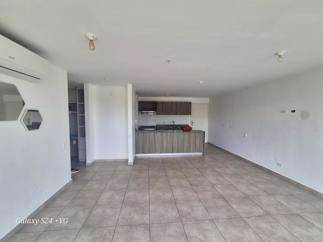VENTA DE APARTAMENTO EN  BRISAS DEL GOLF / PH HACIENDA GOLF