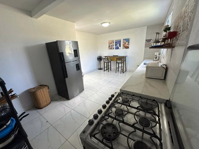 Se vende casa y terreno, en Coronado