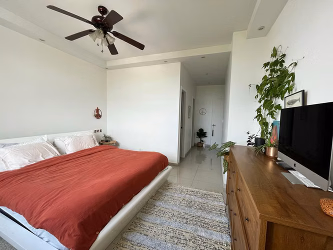 En venta - Acogedor apartamento a pasos del Parque Omar con jacuzzi y Sauna.