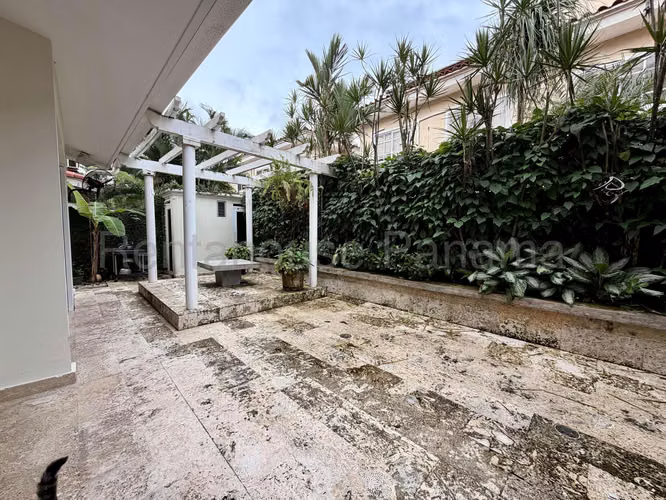 VENTA DE CASA EN PALMERAS DEL ESTE COSTA DEL ESTE HQ