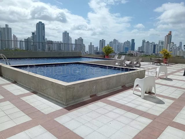 Venta de Apartamento en PH Hyde Park: 121m² con Vista Directa al Parque Omar  - 27GP565