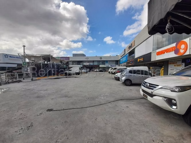 Local Comercial en Alquiler en Condado del Rey JG