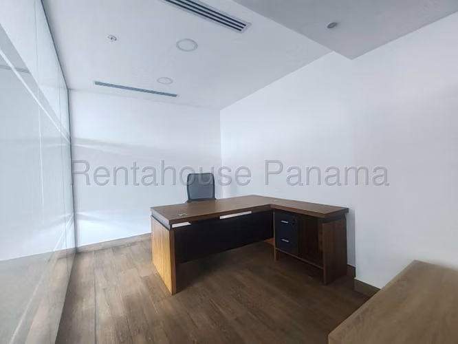 Oficina Comercial en Alquiler en Obarrio JG