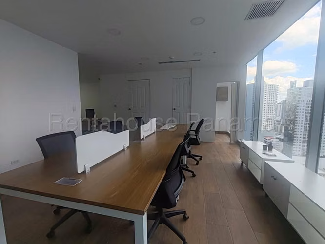 Oficina Comercial en Alquiler en Obarrio JG