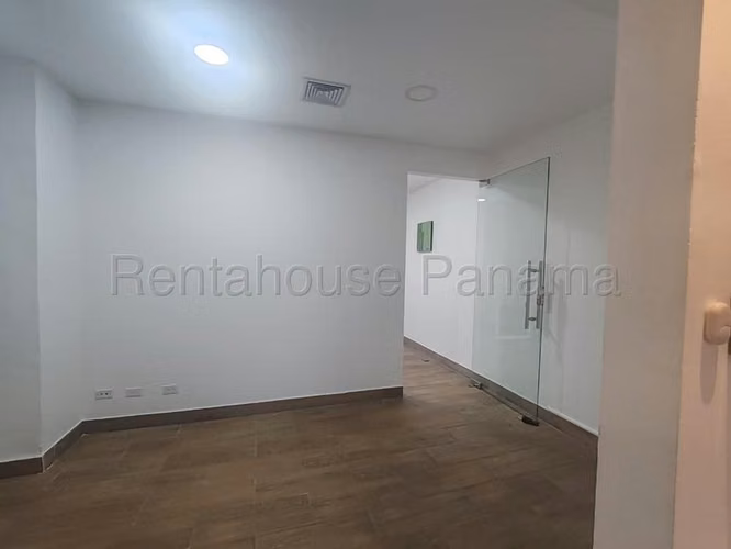 Oficina Comercial en Alquiler en Obarrio JG