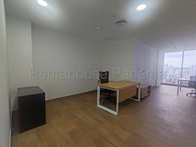Oficina Comercial en Alquiler en Obarrio JG