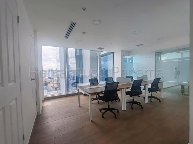 Oficina Comercial en Alquiler en Obarrio JG