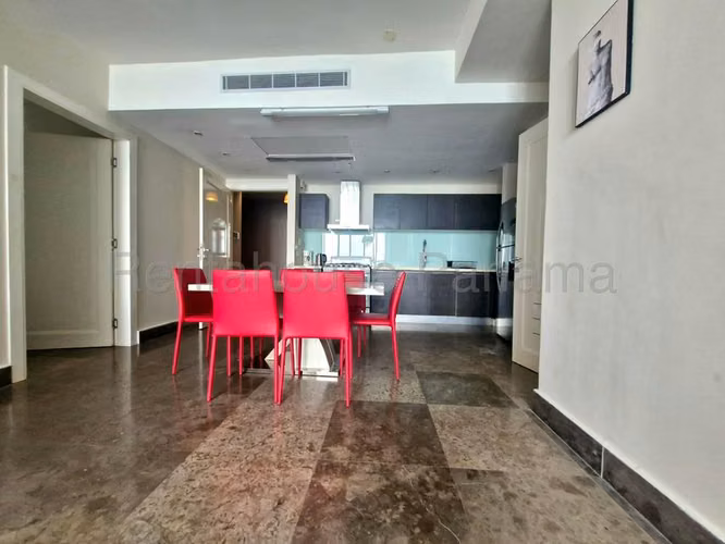 Apartamento en Alquiler en Avenida Balboa JG