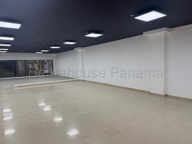 Local Comercial en Alquiler en Chanis JG