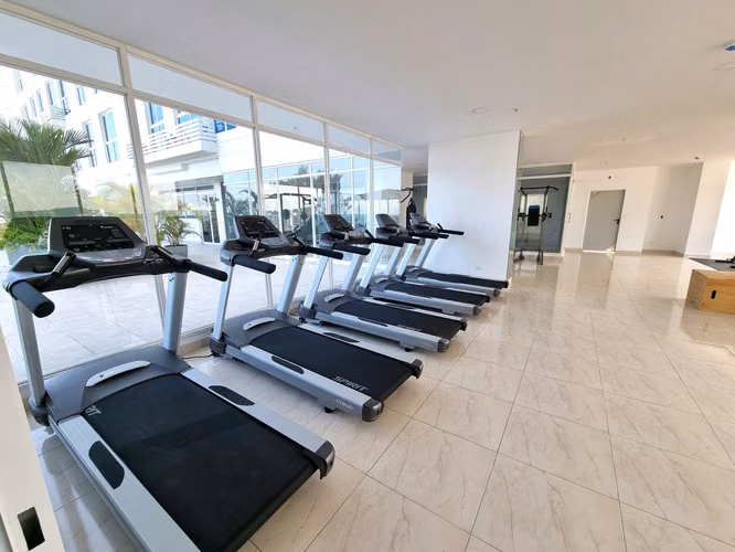 Venta Apartamento Listo para Alquilar en The Sands Piso Alto. La mejor Vista al Mar