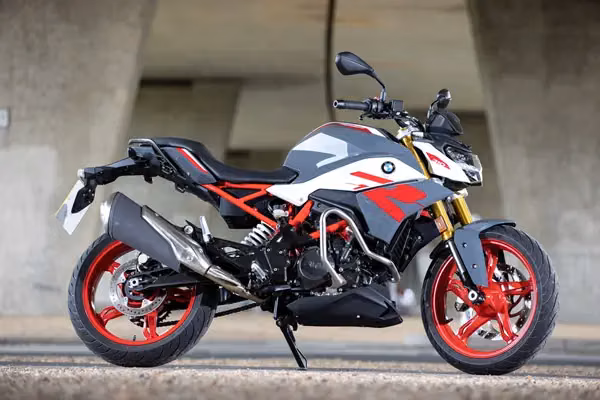 2021 BMW G310R CASI NUEVA SOLO 1.5K km de uso $2,995