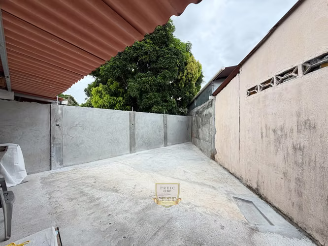 VENTA DE CASA DE ESQUINA EN DON BOSCO