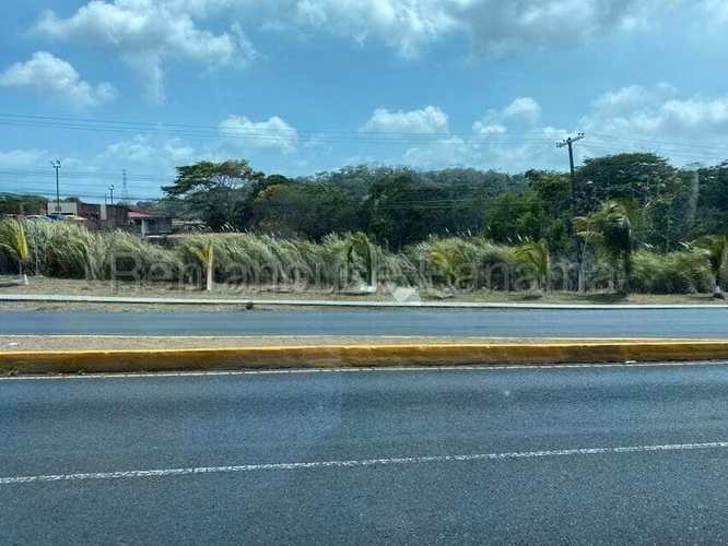 VENDO Terreno ubicado en Sabanitas Colon.