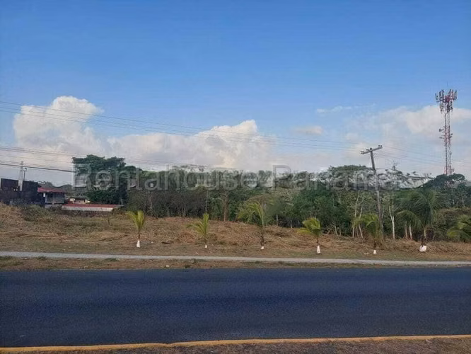 VENDO Terreno ubicado en Sabanitas Colon.