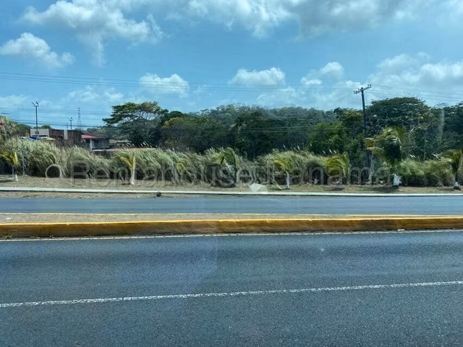 VENDO Terreno ubicado en Sabanitas Colon.