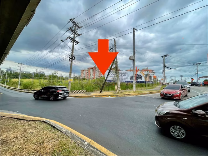 Vendo Terreno de Esquina de casi 1 hectareas en Don Bosco