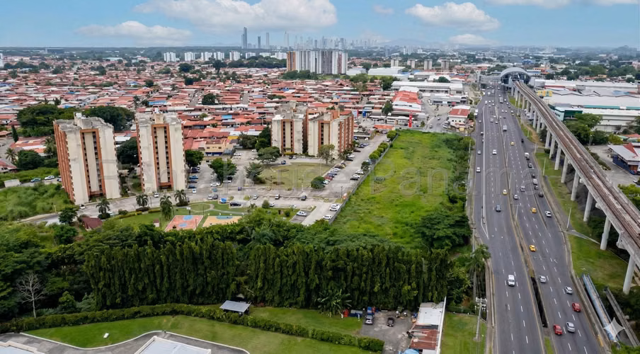 VENDO Terreno de Esquina de casi 1 hectareas en Don Bosco