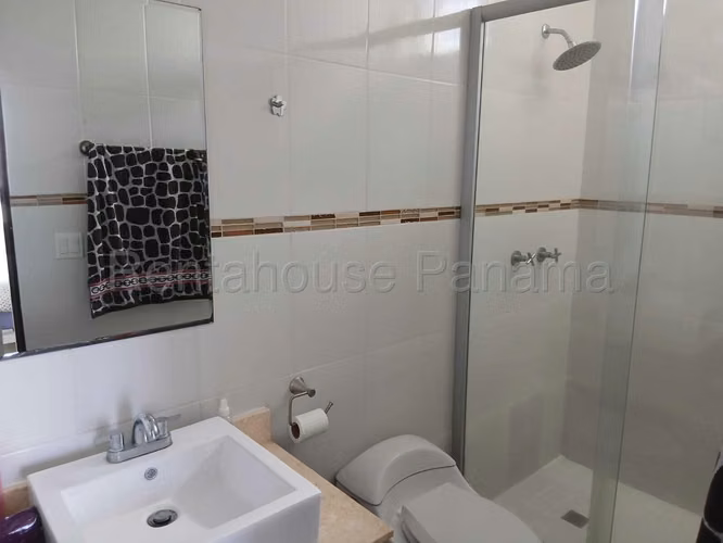 Se Vende Apartamento en Costa del Este MDV27-628