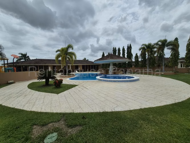 Se Vende Casa en Costa Sur MDV27-593