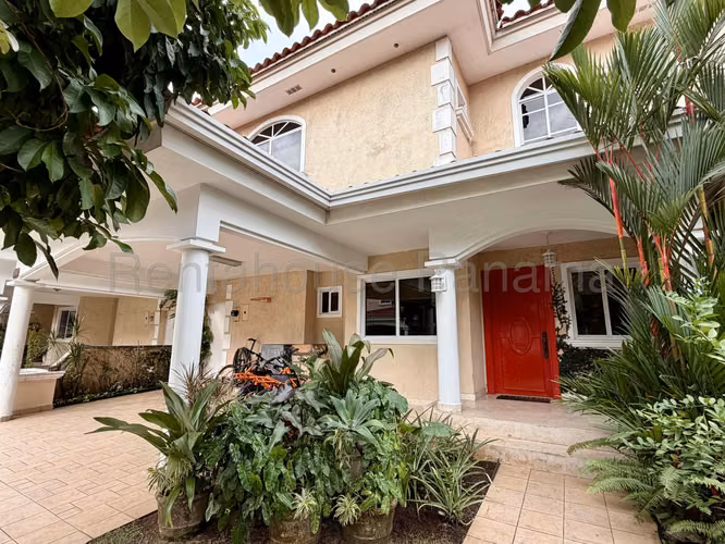 Se Vende Casa en Costa del Este MDV27-631