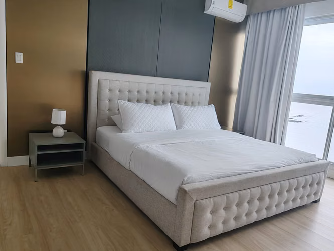 Apartamento en Avenida Balboa, PH Vista del Mar, Frente al Mar, Full Amoblado
