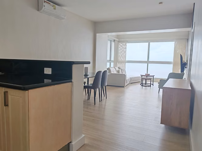 Apartamento en Avenida Balboa, PH Vista del Mar, Frente al Mar, Full Amoblado