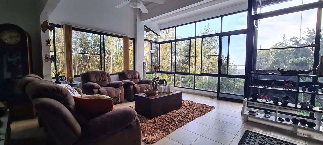 SE VENDE ACOGEDORA CASA EN LOS ALTOS DE CERRO AZUL
