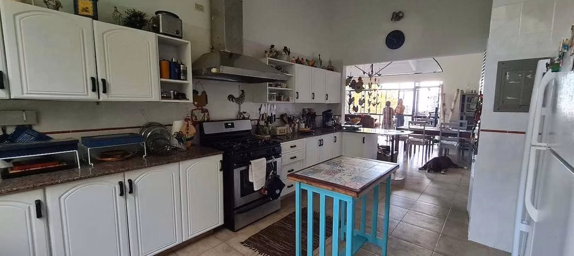 SE VENDE ACOGEDORA CASA EN LOS ALTOS DE CERRO AZUL
