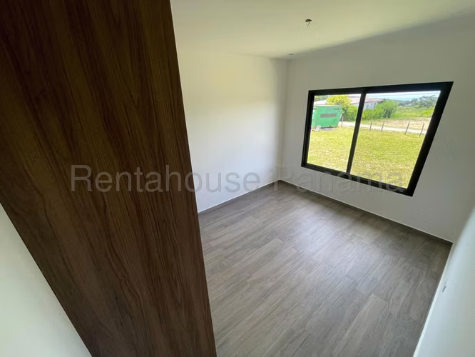 Se Vende Casa en Alto Boquete YDU