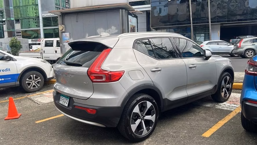 VOLVO XC40