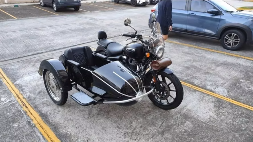 Moto con sidecar