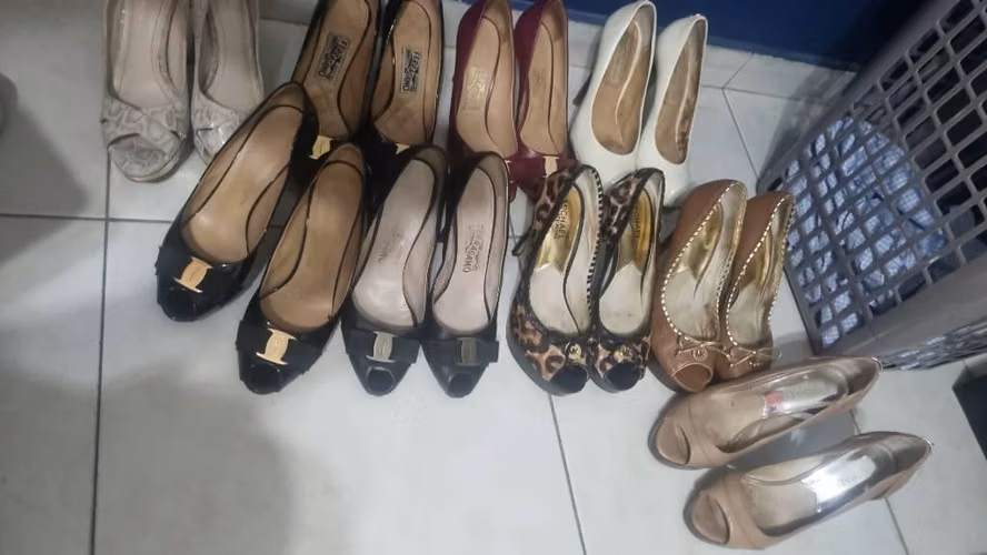 ZAPATOS FERRAGAMOS DE MUJERES TALLA 8 POCO USO