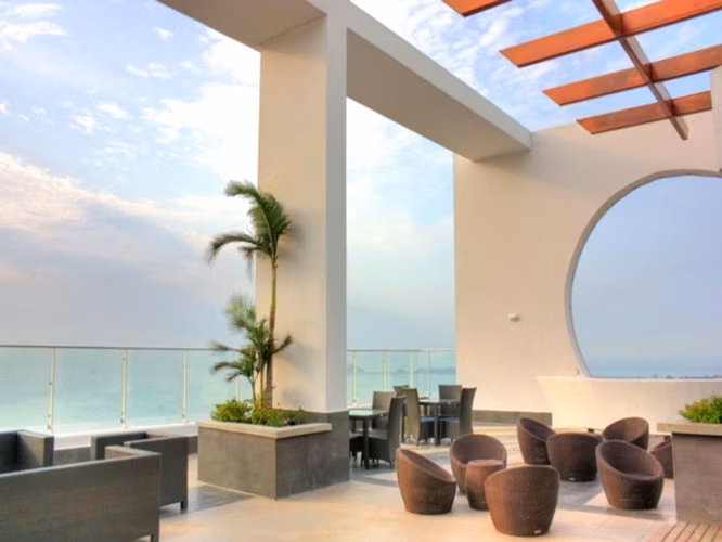 Apartamento Remodelado PH Destiny Avenida Balboa | Vista Mar | Terraza | $260K